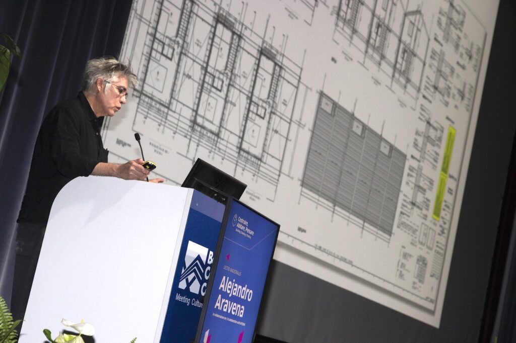 alejandro aravena